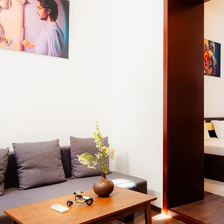 Old Appartement Boekarest